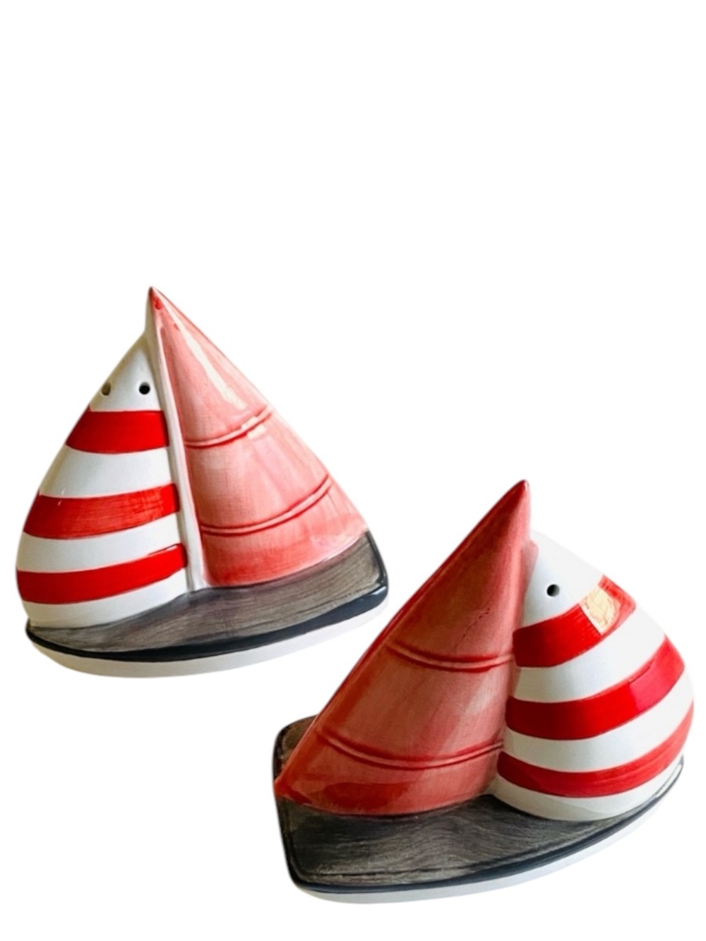 SAILBOAT CERAMIC SALT PEPPER SHAKER SET NIB RED WHITE NAUTICAL BEACH SUMMER